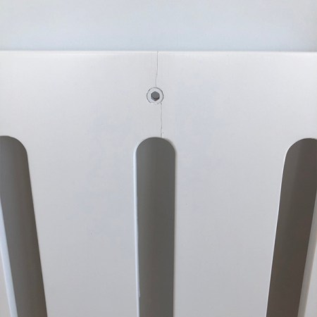 リリワゴン　センターボードに亀裂が（アップ）